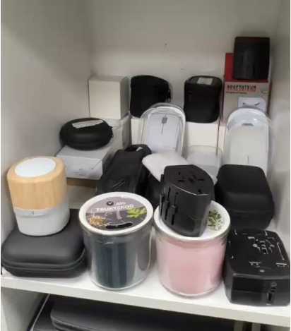 techhnology accessories for custom gifts in dubai